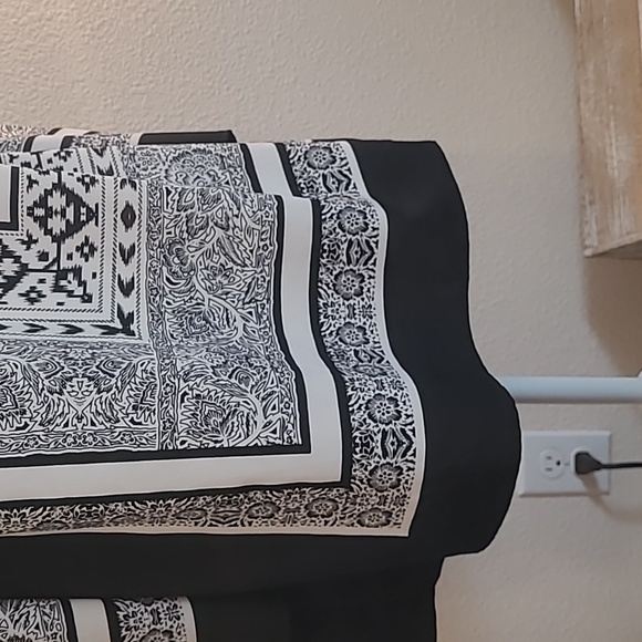 Open Shoulder 1 Chicos Top lg - Picture 6 of 6